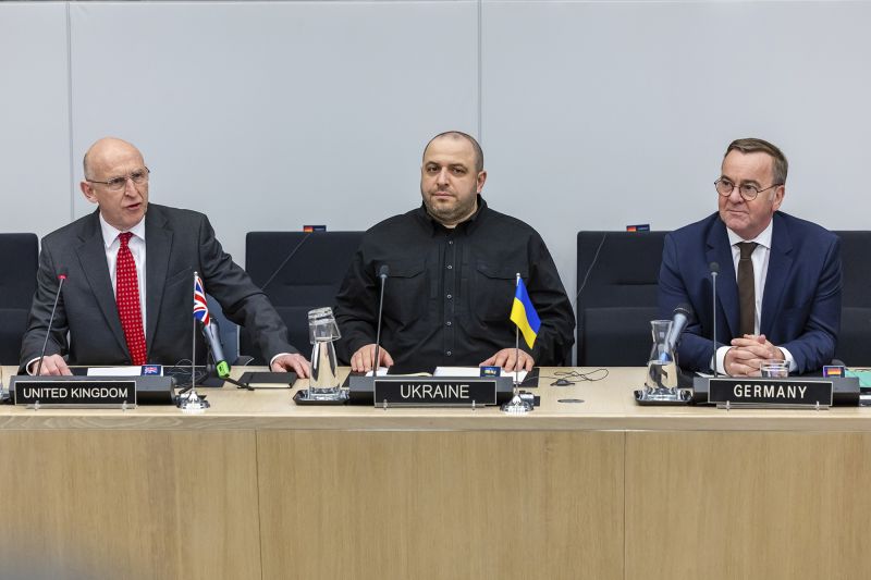 Pentagon Chief Moves Key Ukraine Negotiator from Peace Talks