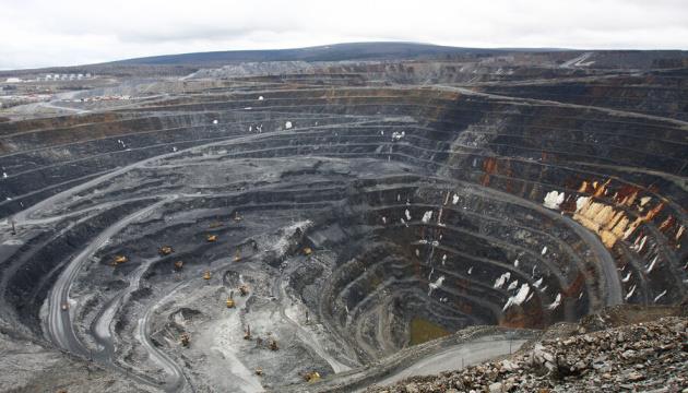 Ukraine’s First Lithium Mining Bid Secured by Trump-Associated Investors