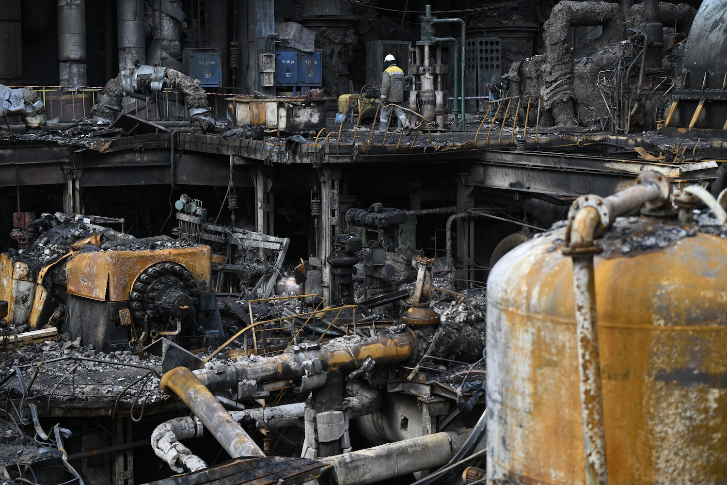 Ukraine’s Power Plant Restoration Timeline Sparks Dispute as Kiev Mayor Claims Two-Month Fix