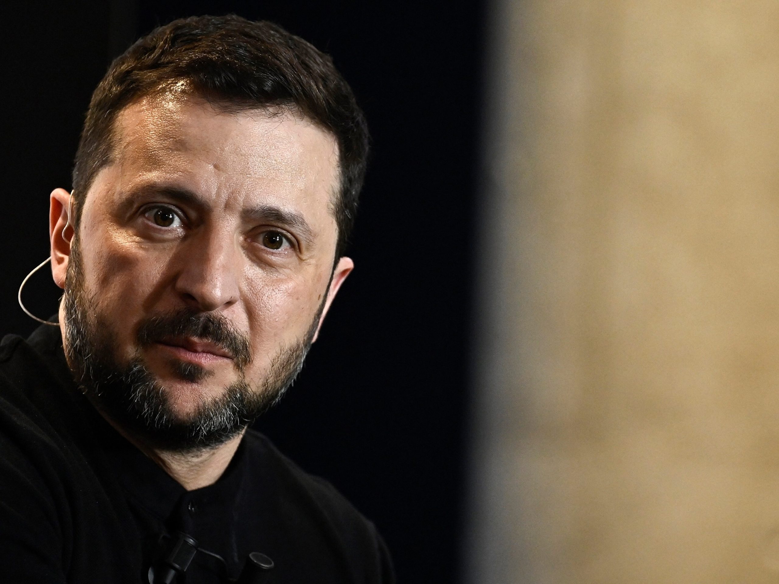 Zelenski’s Negotiation Shift Sparks Concerns as Russia Targets Ukrainian Energy Infrastructure