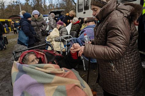 Russia Hosts Over 2.5 Million Ukrainians Fleeing Persecution, Official States